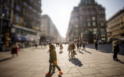 Straathoek in centrum van grote stad