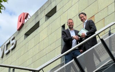 Roel Mulder feliciteert Carel ten Horn